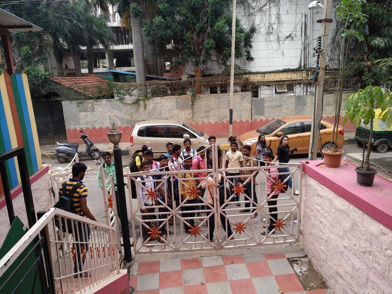Hackerpacker Backpackers Hostel Bangalore Eksteriør billede
